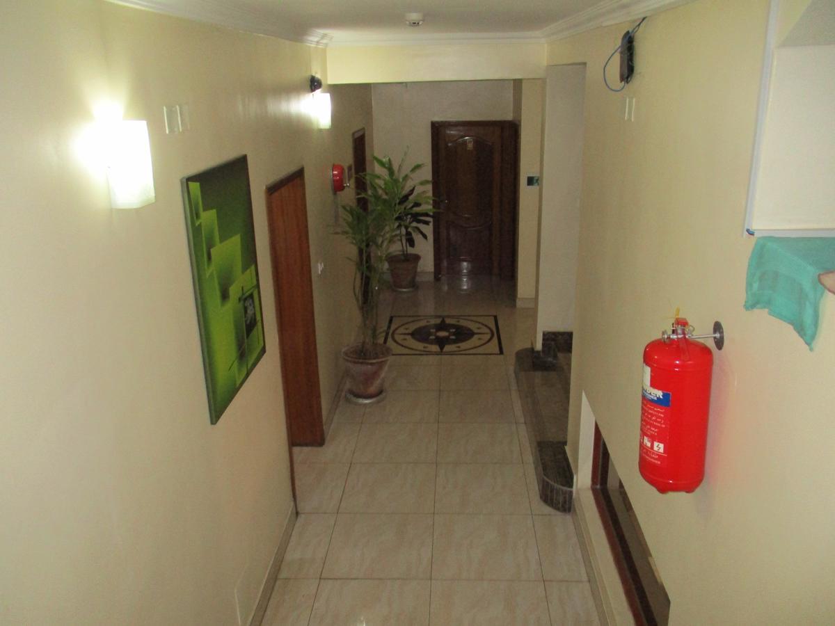 Amaris Hotel Кигали Экстерьер фото