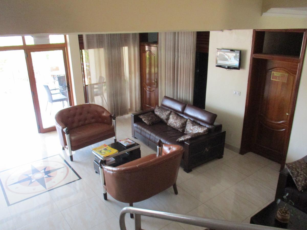 Amaris Hotel Кигали Экстерьер фото
