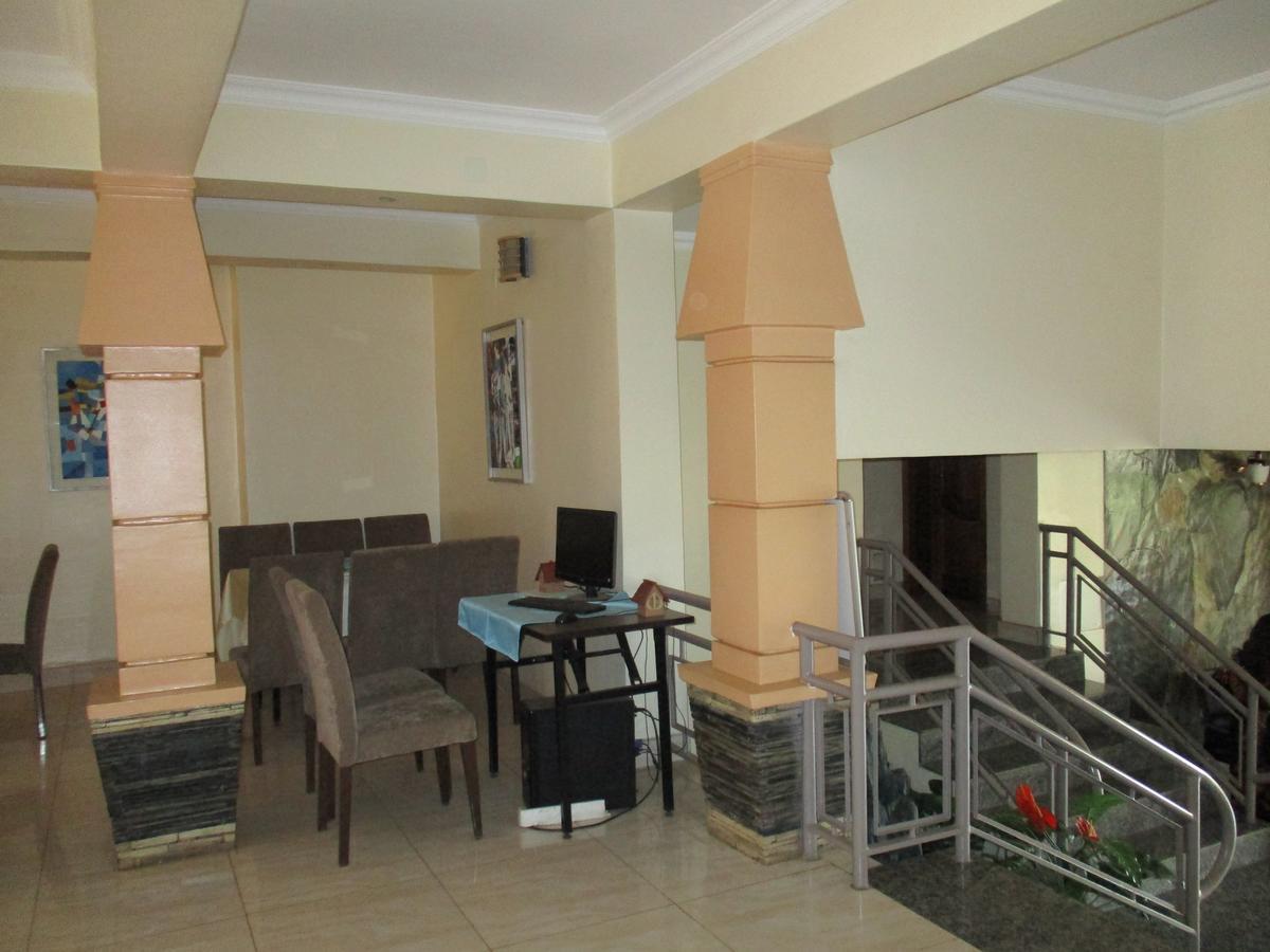 Amaris Hotel Кигали Экстерьер фото