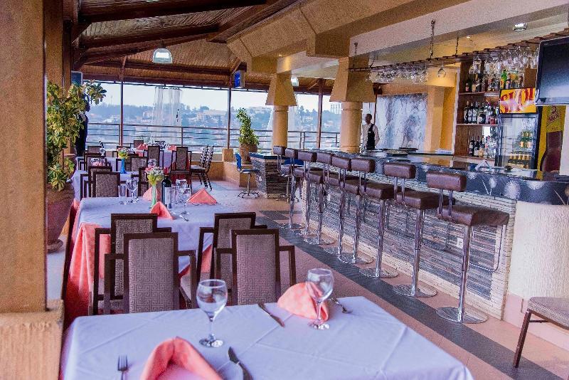 Amaris Hotel Кигали Экстерьер фото