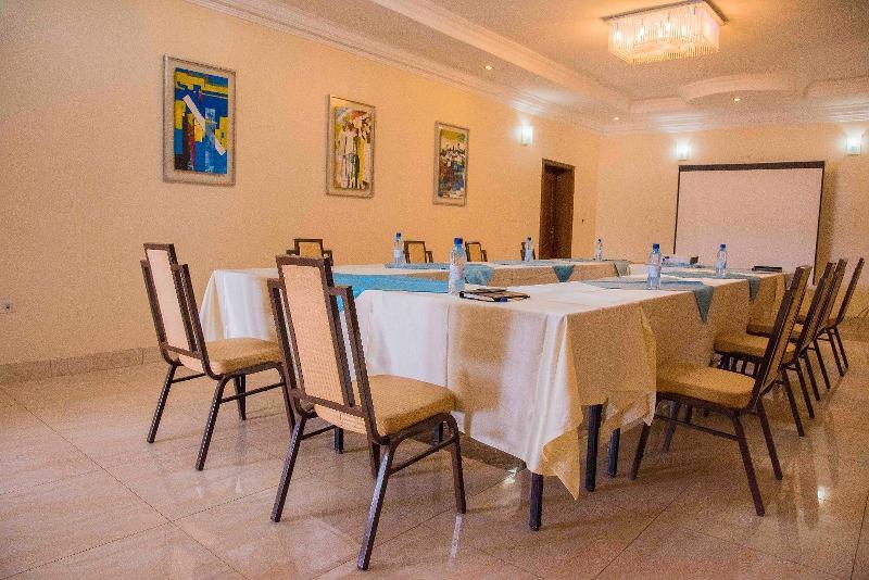 Amaris Hotel Кигали Экстерьер фото