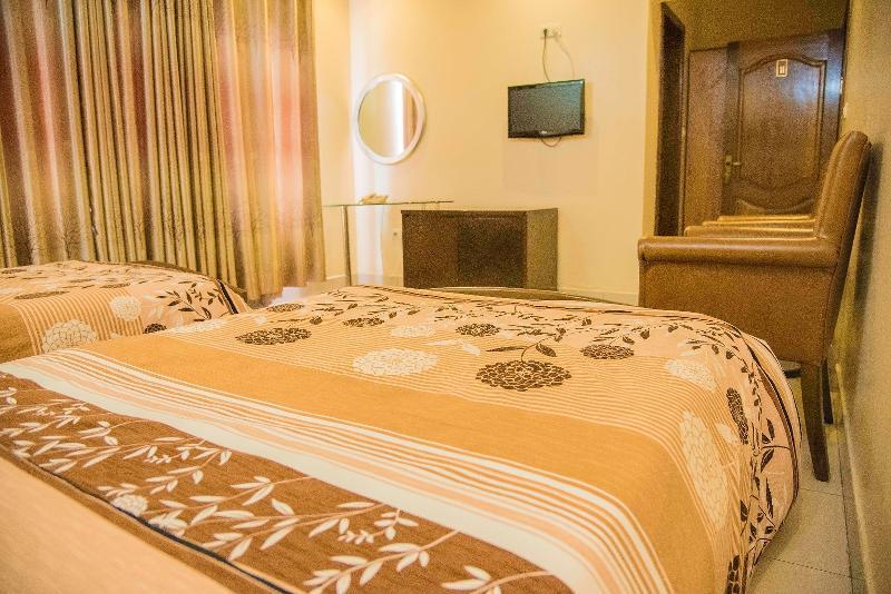 Amaris Hotel Кигали Экстерьер фото