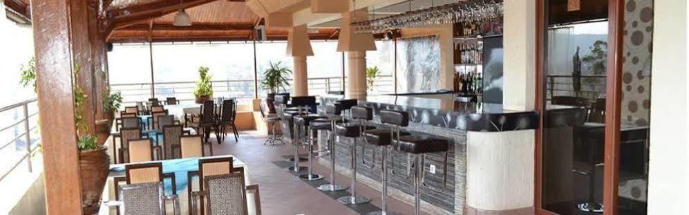Amaris Hotel Кигали Экстерьер фото
